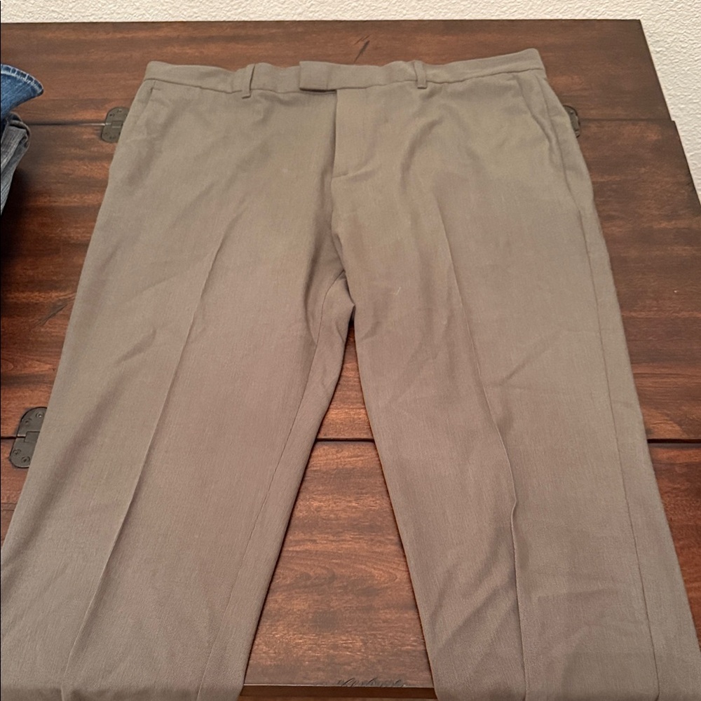 Perry Ellis Men's Taupe Chinos